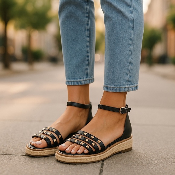 Coccoli Shoes - Coccoli Black Sandals with Strappy Design